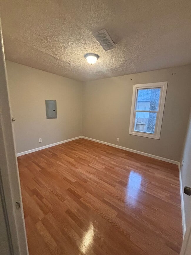 Photo - 435 E Latimer Pl