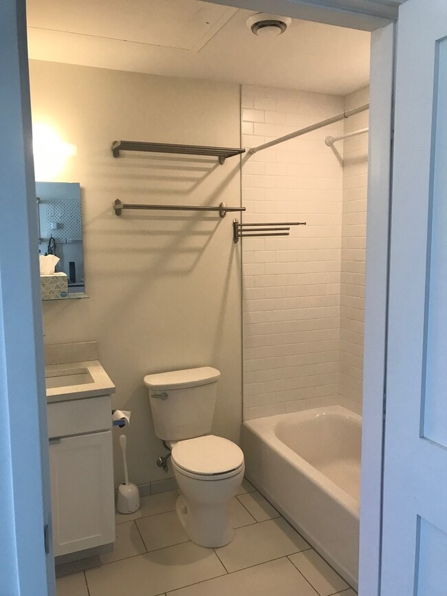 Bathroom - 60 Parris St Unit 401