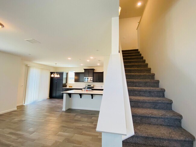 Photo - $2,195 Leonard & Gettysburg,  3 Bedroom - ...