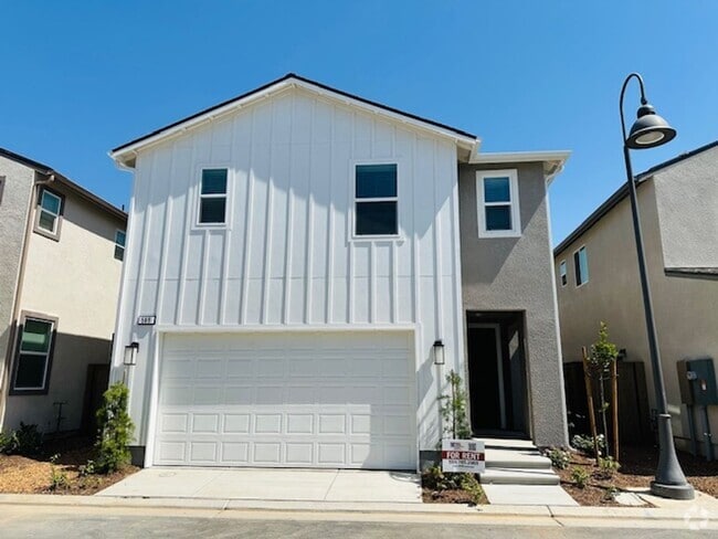Building Photo - $2,795 Tesoro Viejo, Award Winning Communi... Rental