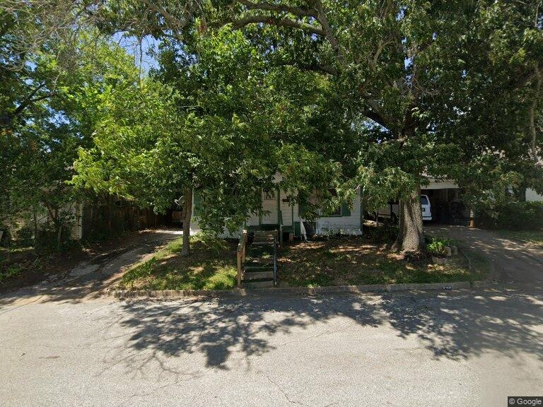Photo - 308 S High St Casa
