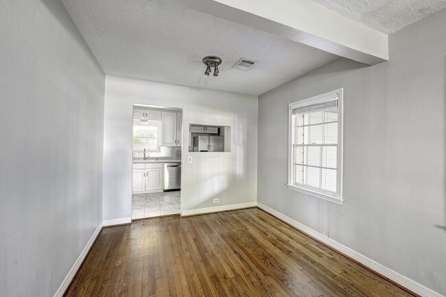 Photo - 4909 Cedar St