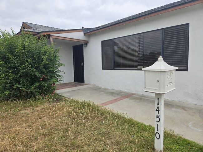 Parte frontal de la unidad - 14510 Placid Dr Unidad A