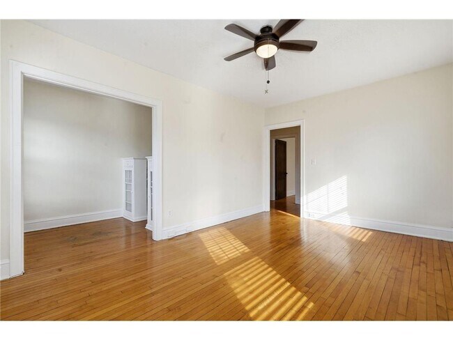 Photo - 220 E 19th St Unit 201