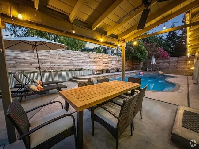 Building Photo - 6946 Pampas Way Rental