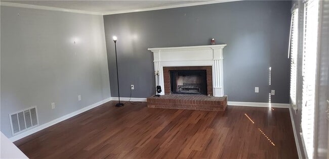 Photo - 760 Indian Lake Dr NW