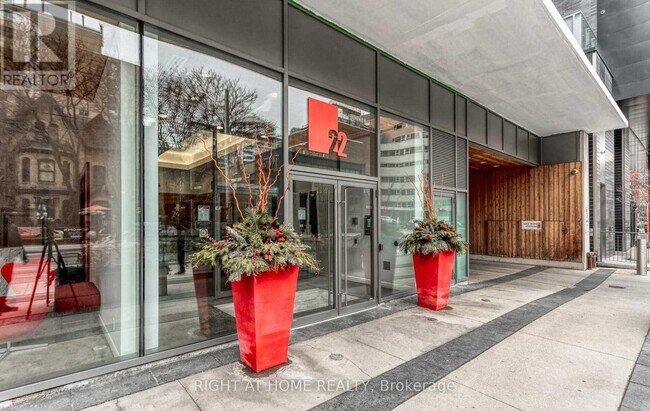Photo - 22 Wellesley St E Unit 502