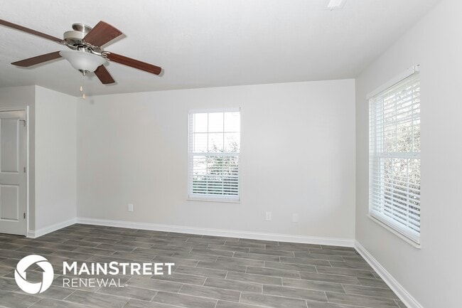 Photo - 231 Heritage Crossing Dr