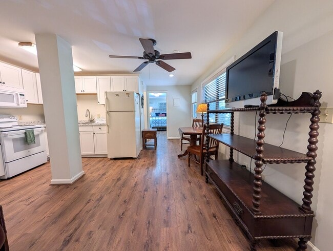 Photo - Furnished Montreat Basement Apartment! - U...