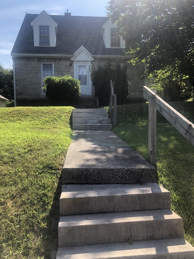 Photo - 405 S Jordan Ave