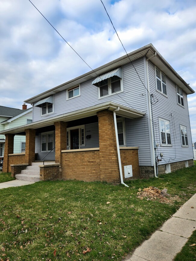 Photo - 1638 Alpine Ave NW
