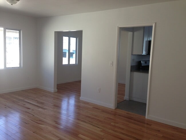 Photo - 128 S Hayworth Ave Unit Hayworth Avenue #6