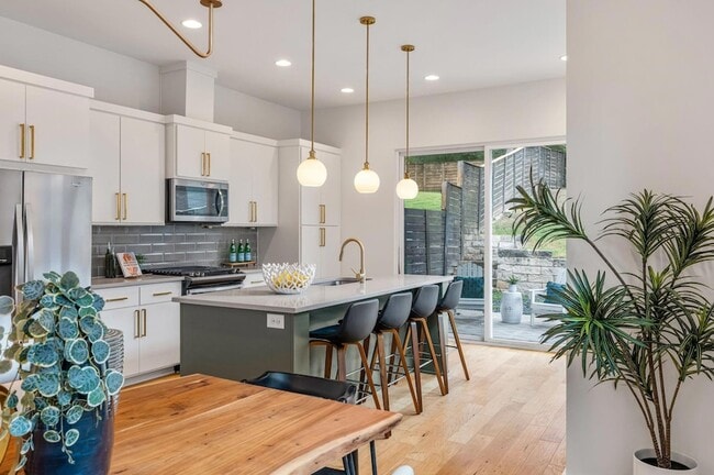 Building Photo - 1301 Cometa St Unit A