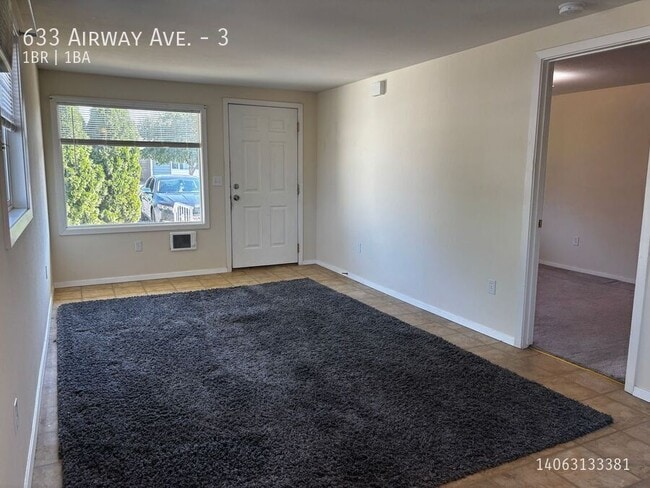 Photo - 633 Airway Ave Unit 3