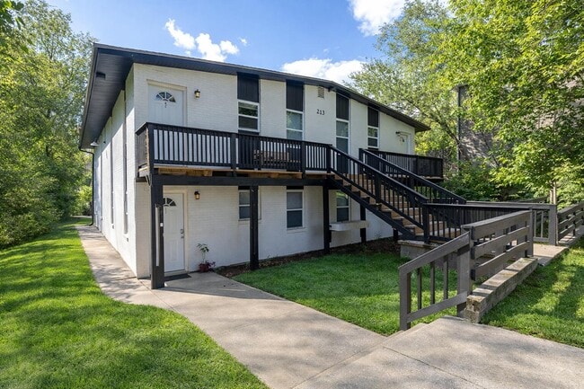 Building Photo - 213 N Ann St Unit 5