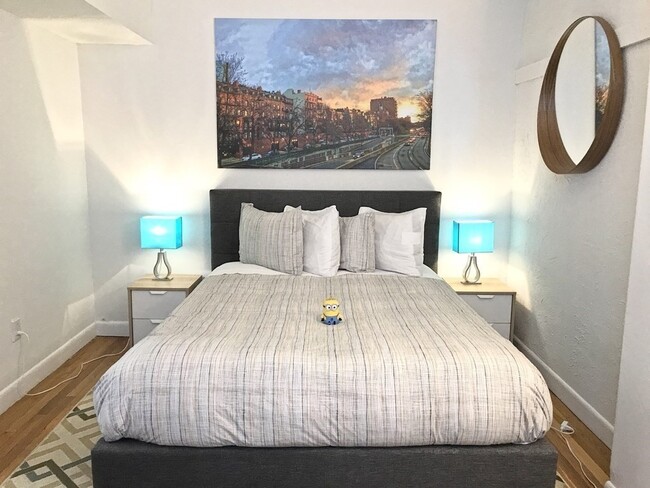 Building Photo - 287 Dorchester St Unit 3