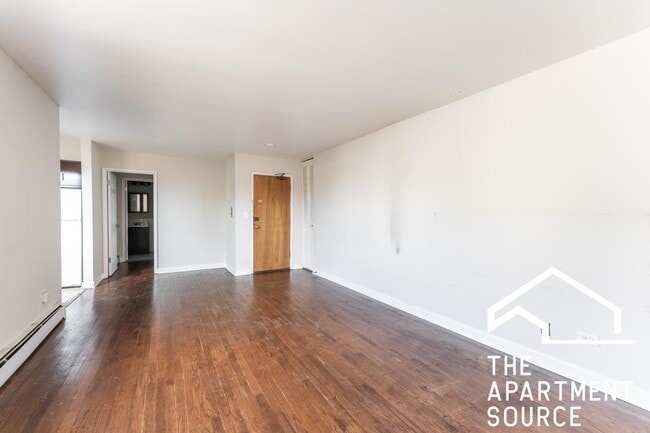 Photo - 5851 N Winthrop Ave Unit 305