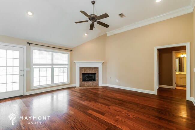 Photo - 403 Knights Cove W