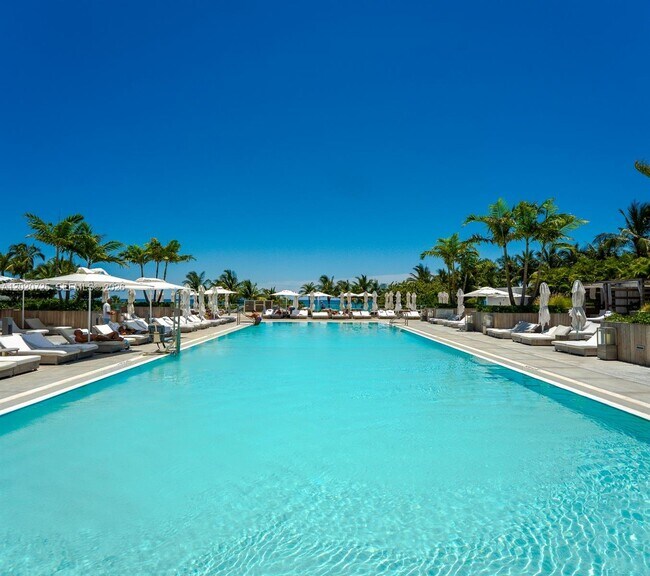 Building Photo - 2301 Collins Ave Unit 804