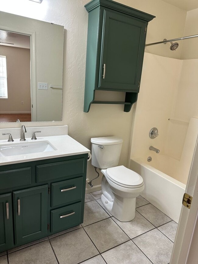 Photo - 638 Woody Dr