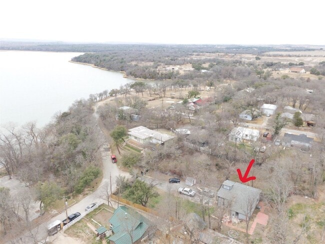 Building Photo - RARE RENTAL OPPORTUNITY ACROSS FROM LAKE WORTH