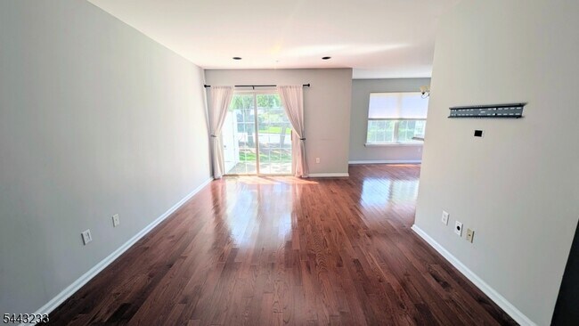 Photo - 418 Dalton Ct