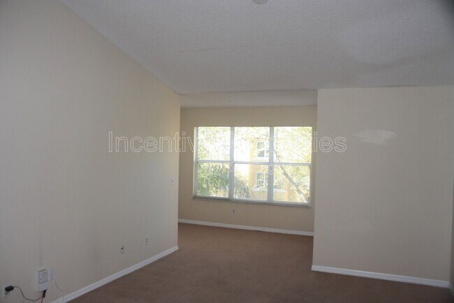 Photo - 4518 Commander Dr Unit 1934