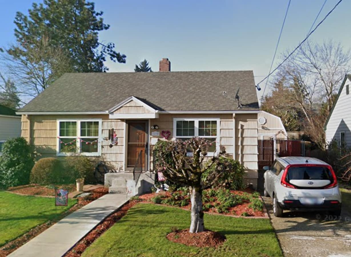 Classic 2 Bed 1 Bath Home with Contemporar... - Classic 2 Bed 1 Bath Home with Contemporar...