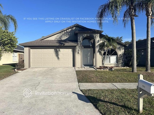 Building Photo - 1916 Bridgehampton Pl