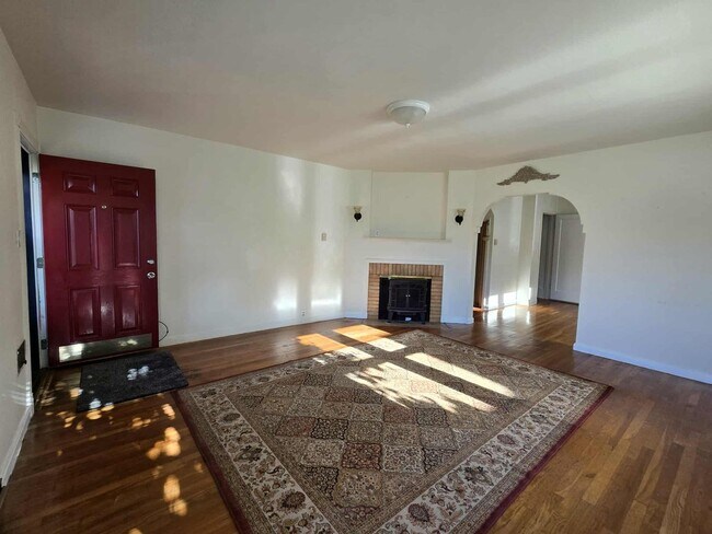 Photo - 309 W 3rd St Unit 311 W 3rd St.