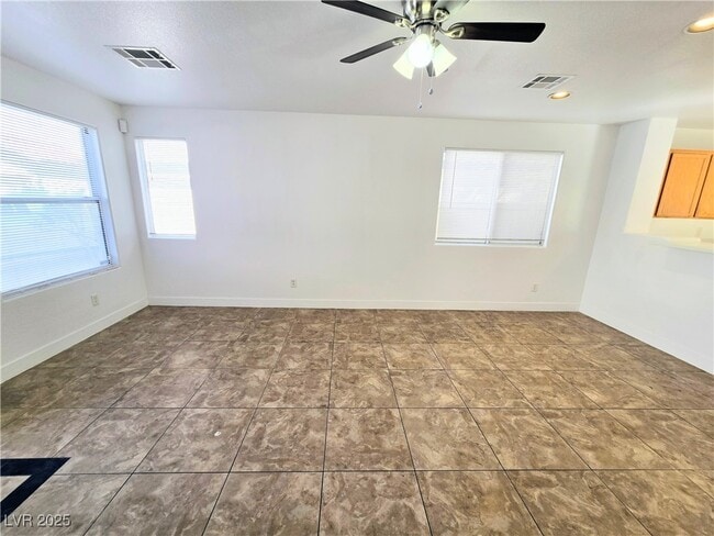 Photo - 7858 Warwickshire Way