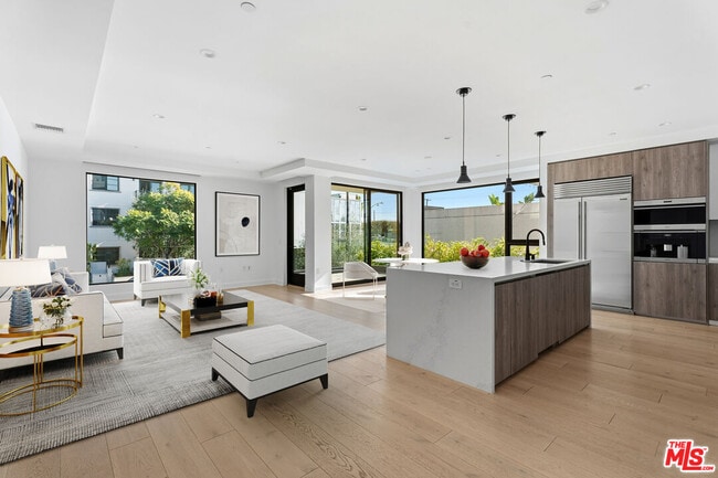 Photo - 725 Croft Ave Unidad 308