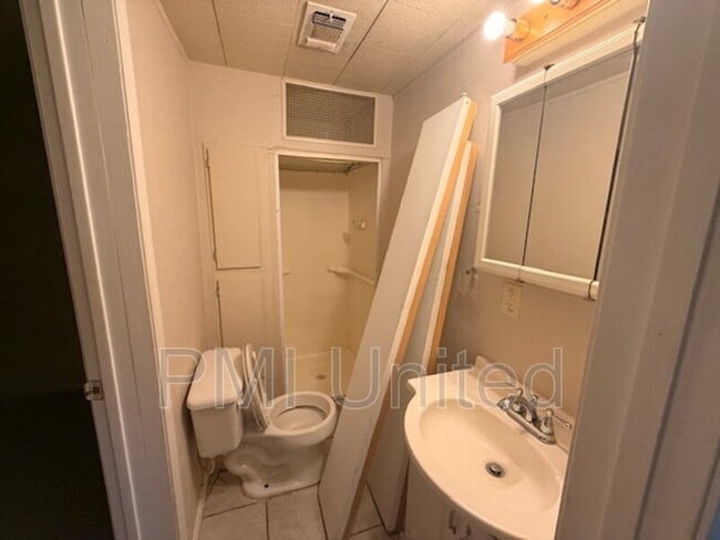 Photo - 505 N Broughton St