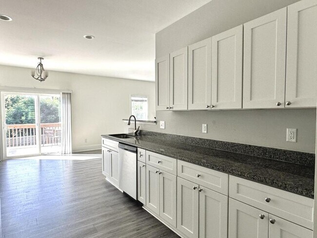 Photo - 339 N Stephens St