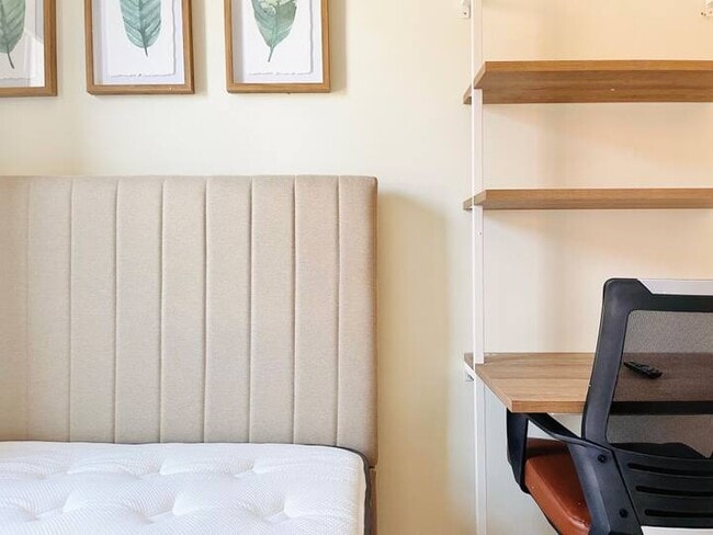 Photo - Furnished room/NOT APARTMENT Unit 8