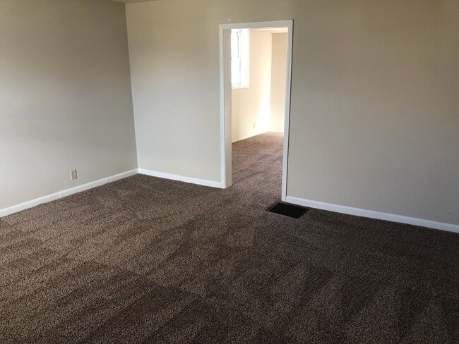 Photo - Fantastic 4 bedroom 2 full bath,