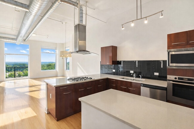 Building Photo - 3820 Roswell Rd NE