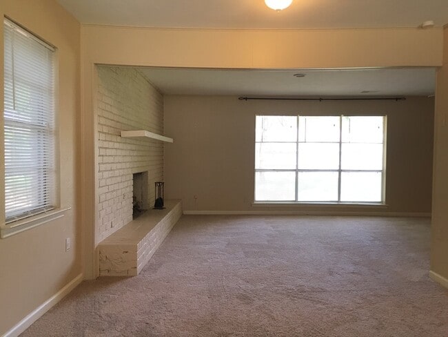 Photo - 1718 Glen Alta Dr