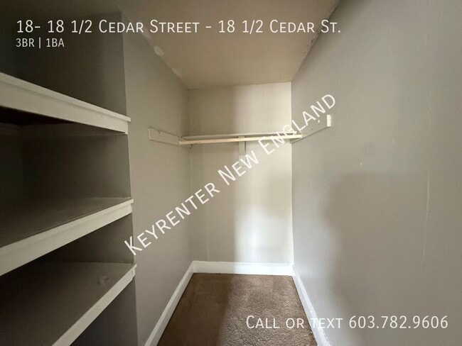 Building Photo - 18 1/2-18 1/2 Cedar St Unit 18 1/2 Cedar St.