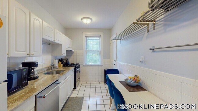 Building Photo - 169 Kent St Rental