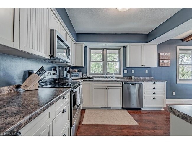 Photo - 14684 Cove Ave SE