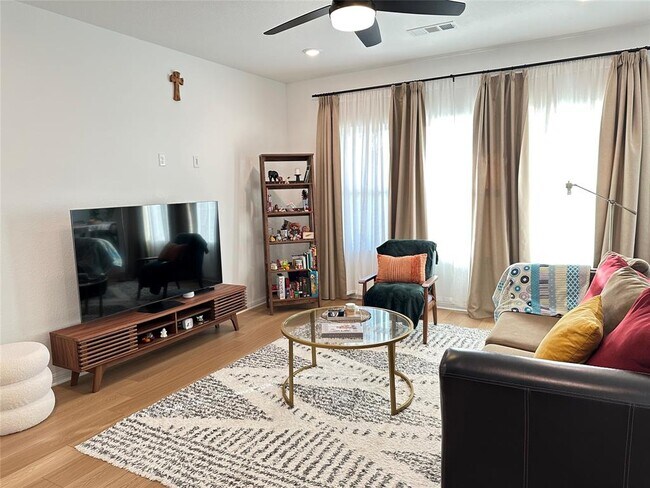 Photo - 19320 Forman Dr