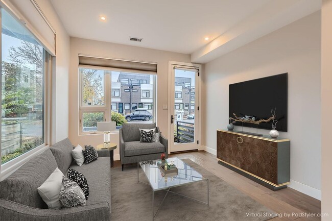 Photo - GORGEOUS TOWNHOUSE IN RiNo