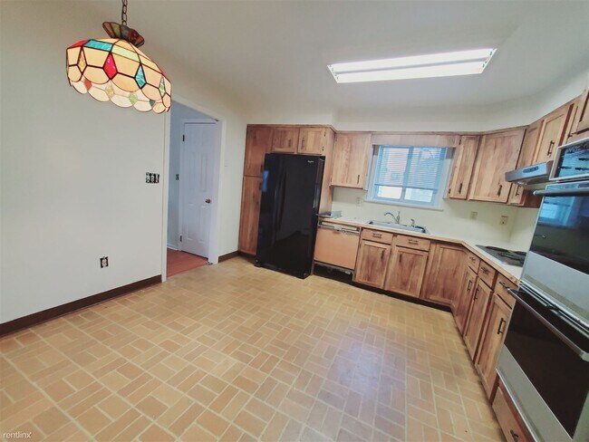 Photo - 2 br, 1 bath Condo - 47 Whitmore Ln Unit D Unidad D