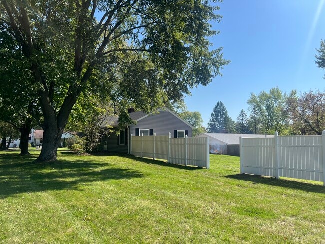 Photo - 3591 Harry Truman Dr