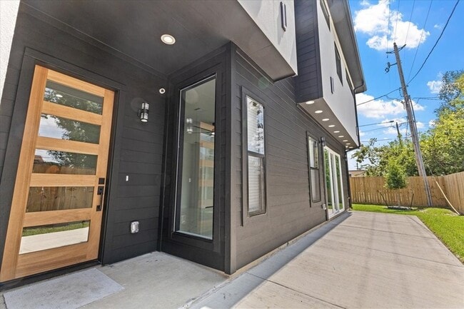 Photo - 5110 Longmeadow St Unidad B