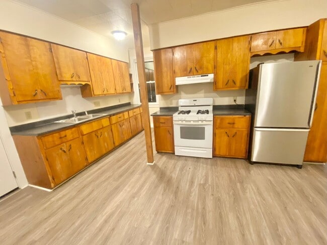 Photo - 180 Federal St Unit 3