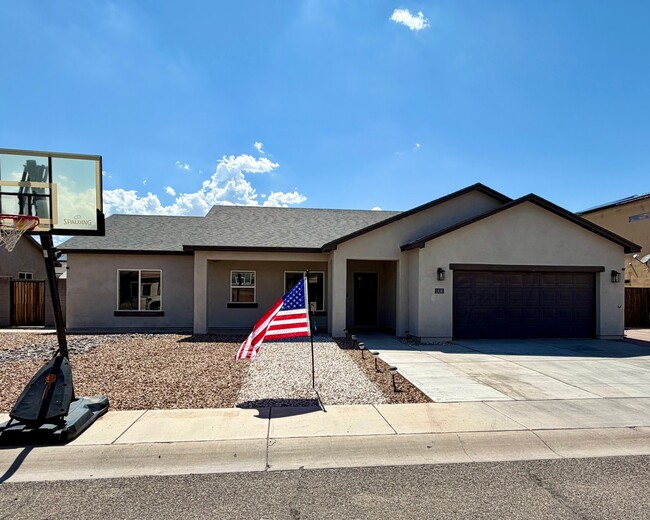 Building Photo - 1936 N Eloisa Ln