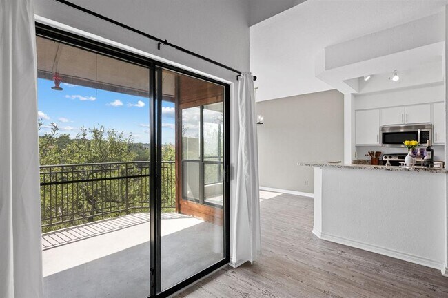 Photo - 4711 Spicewood Springs Rd Unidad 6-234