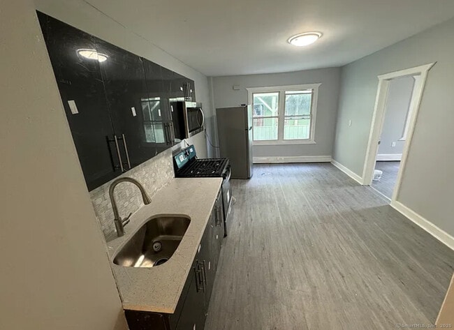 Building Photo - 85 Caroline St Unit 1R Rental